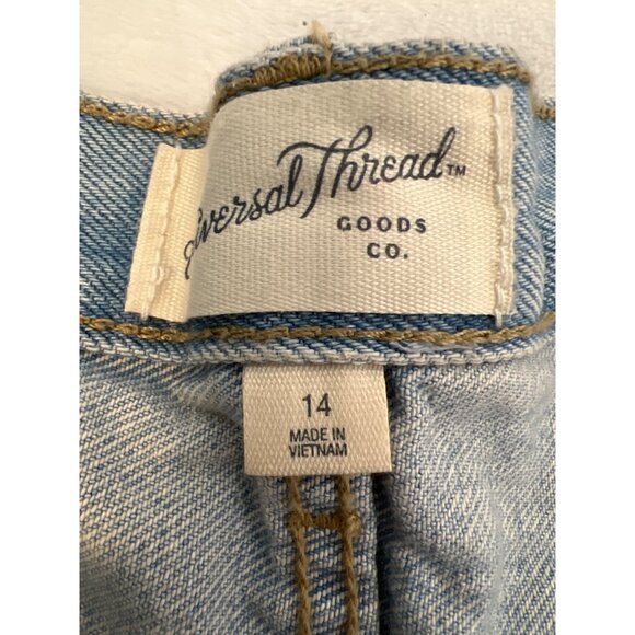 Universal Thread Mid-Rise 90's Baggy Jean Shorts SZ 144 New with tags Lightwash - Picture 3 of 6